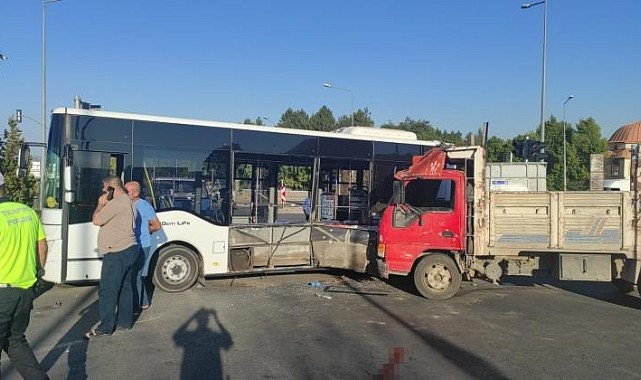Bingöl'de 5 kişinin yaralandığı kaza otobüs kamerasına yansıdı