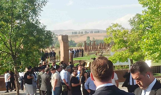 Cumhurbaşkanı Erdoğan'dan Selçuklu Mezarlığı ziyareti