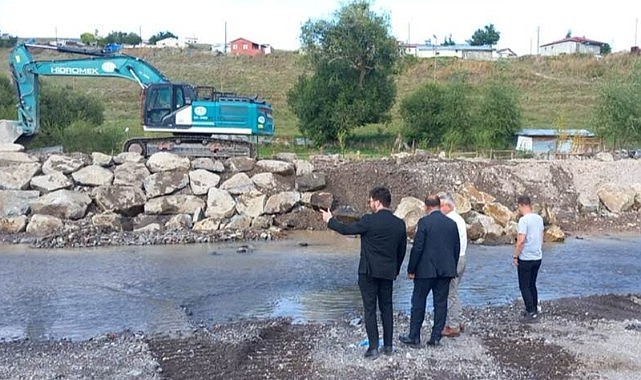 DSİ, Hanak’ta dere ıslahı çalışması başlattı