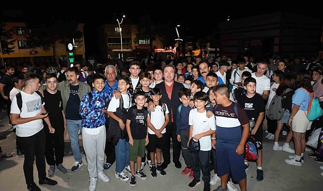 Erzincan'dan Malazgirt'e gidecek olan 580 kişilik grup uğurlandı