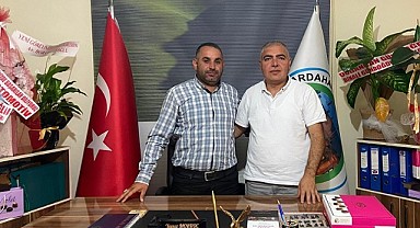 Gazeteci Karakaya’dan, Kent Konseyi başkanına “hayırlı olsun” ziyareti