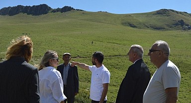 Göle Belediyesi “şebeke suyu” için sağlık ekipleriyle yer tespiti yaptı