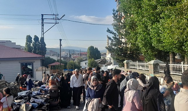 Göle'de ikinci el pazarına yoğun ilgi