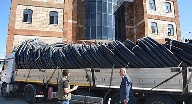 Hayırsever iş insanı Yalçın Aras, Göle’ye yardım elini uzattı