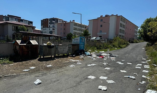 TOKİ'lerde çöpler sokaklara taştı, vatandaş isyan etti