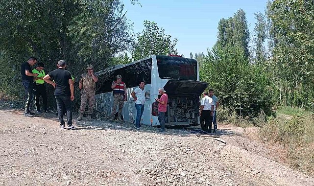 Iğdır'da yolcu otobüsü kaza yaptı: Yaralılar var