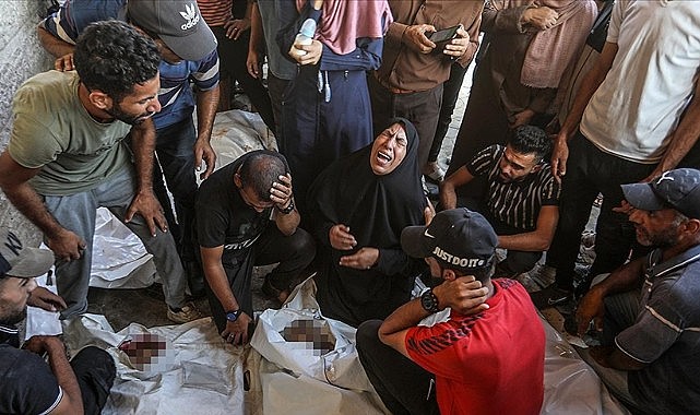 İsrail'in Gazze'de bir eve düzenlediği hava saldırısında 6 Filistinli öldü