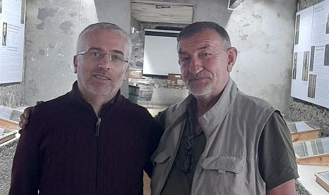 Kafkas Arısı Gen Merkezi Müdürü Sinan Aydın, peynir müzesini gezdi