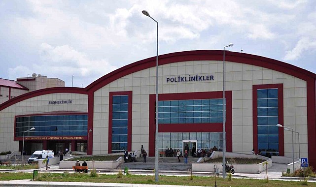 Kars'ta Araştırma Hastanesi'nde suda doğum ünitesi atıl vaziyette bırakıldı