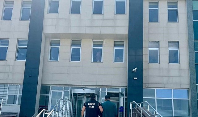 Kars'ta uyuşturucu operasyonu: 432 sentetik hap ele geçirildi