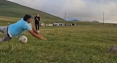 Şeki’li Zarife’nin en büyük hayali futbolcu olup milli formayı giymek