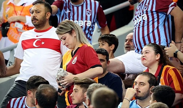 Trabzonspor maçında Galatasaray formalı kadınlar stattan kovuldu