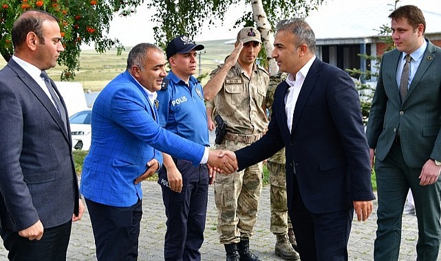 Vali Çiçek, yeni kaymakamlara “hayırlı olsun” ziyaretine gitti