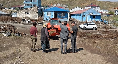 AK Parti Göle'de selden zarar gören vatandaşları ziyaret etti