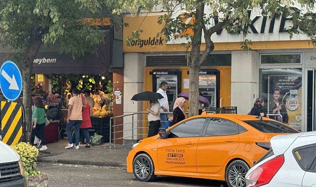 Aniden bastıra yağmura hazırlıksız yakalandılar