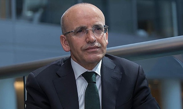 Bakan Şimşek, Almanya'da dev şirketlerin üst yöneticileriyle buluştu