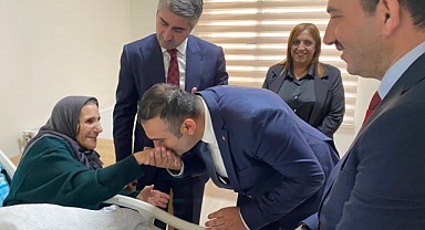 Bakan Yardımcısı Tarıkdaroğlu Ardahan'da huzur evi sakinleriyle buluştu