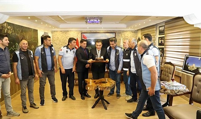 Başkan Demir, ‘Zabıta Haftası’nı pastayla kutladı