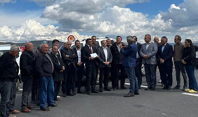 CHP Çıldır Örgütü, Âşık Şenlik Tünel kavşağında basın açıklaması yaptı