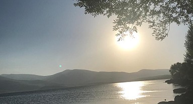 Çıldır Gölü'nde gün batımı büyüledi