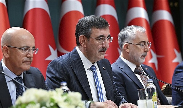 Cumhurbaşkanı Yardımcısı Yılmaz: Orta Vadeli Programın amacı, enflasyonun tek haneye düşürülmesidir