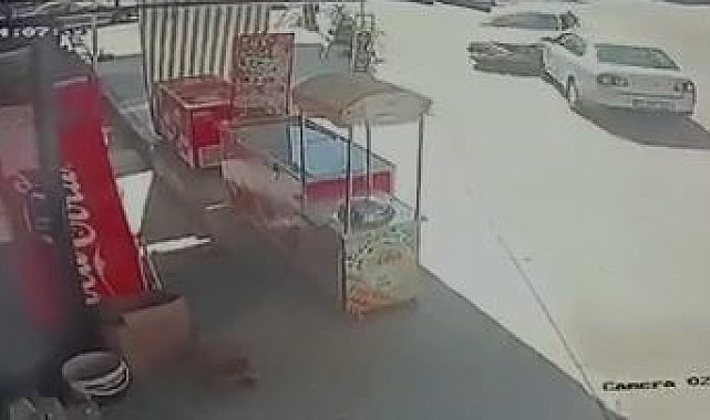 Elazığ'da otomobillerin çarpışma anı kamerada