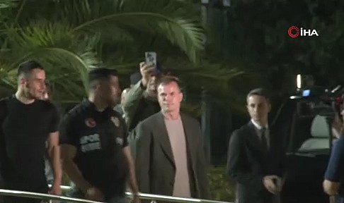Fenerbahçe’nin yeni transferi Filip Kostic, İstanbul’a geldi