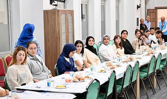 Geçit, öğrencilerle bir araya geldi