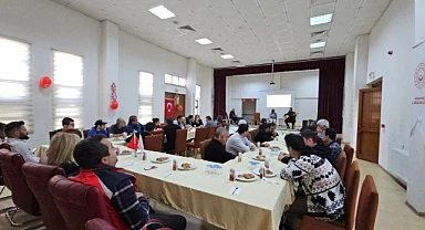 İşitme engellilerin farkındalığı için bir araya geldiler