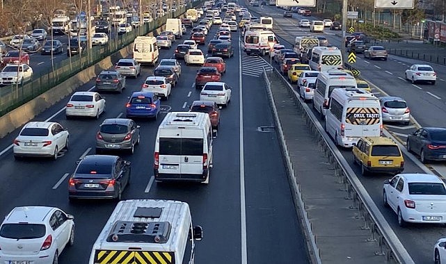 İstanbul Valiliği’nden okulların ilk gününde saat düzenlemesi