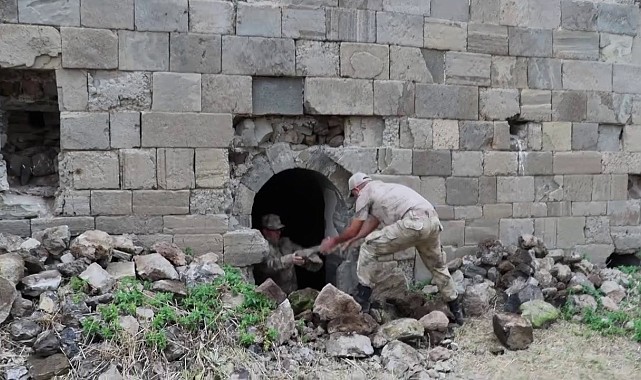 Jandarmadan tabya temizlik ve bakım operasyonu