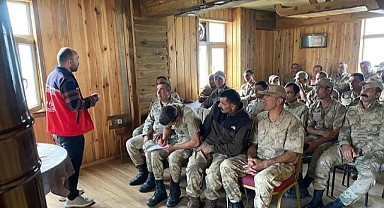 Köy korucularına, “erken yaşta evlilikle mücadele eğitimi” verildi
