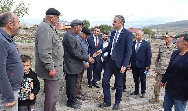 Köy sakinleri ile buluşan Kaymakam Kılıç, talepleri dinledi