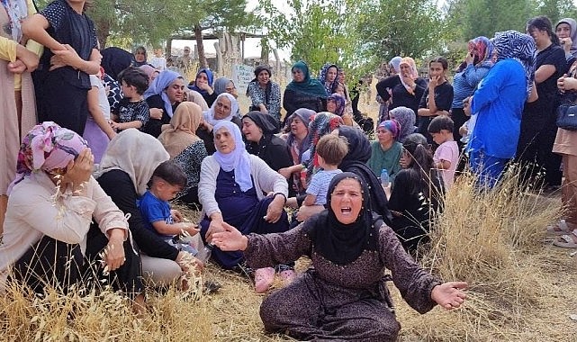 Narin, gelinliği tabuta bırakılarak gözyaşları içinde defnedildi