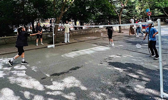 Patnos'ta gençler sosyal meydanda buluştu