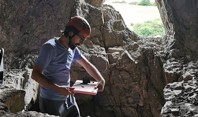 Posof’ta ortaçağ dönemine ait kaya mezarları keşfedildi