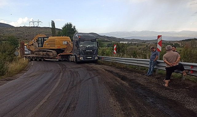 Posof’un kapısı var yolu yok!