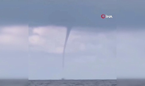 Riva’da çıkan hortum korkuttu
