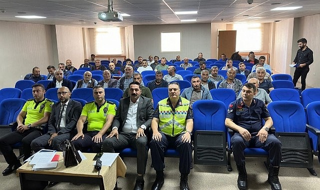 Servis şoförlerine seminer düzenlendi