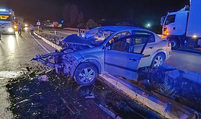 Sivas’ta otomobiller kafa kafaya çarpıştı: 1 ölü 2 yaralı