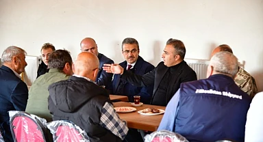 Vali Çiçek, Köy halkını dinledi