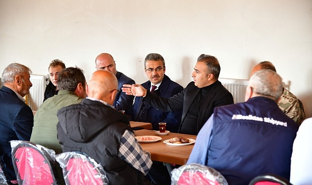 Vali Çiçek, Köy halkını dinledi
