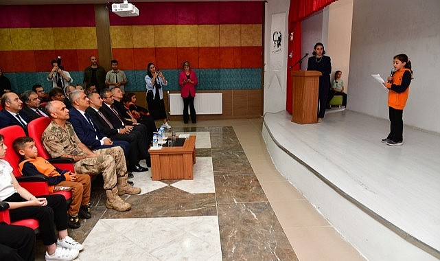 Vali Çiçek, “Yeni eğitim modeli fıtrata uygun nesiller yetiştirecek”