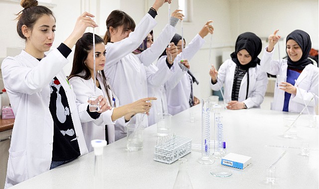 Ziraat fakültesinde 5 bölüm daha akredite oldu