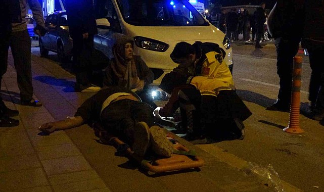 3 aracın karıştığı kazada ortalık savaş alanına döndü: 4 yaralı