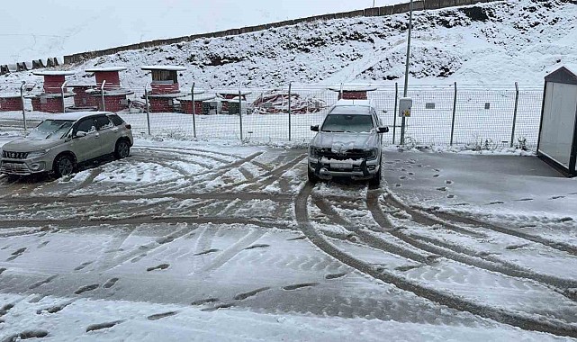 Ağrı'da kar sürprizi