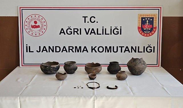 Ağrı'da tarihi eser eşyalar ele geçirildi