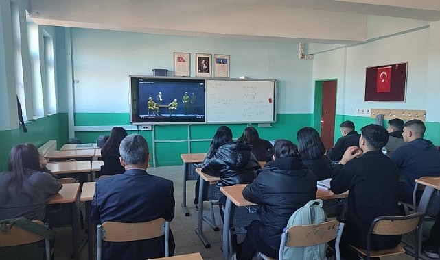 Ardahan'da 'Dersimiz Cumhuriyete Doğru' filmi