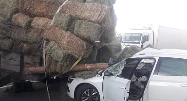 Ardahan’da traktör ile otomobil çarpıştı