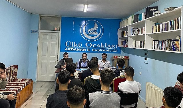 Ardahan Ülkü Ocakları “imam Maturidi Ve Ahlak Anlayışı” semineri düzenledi
